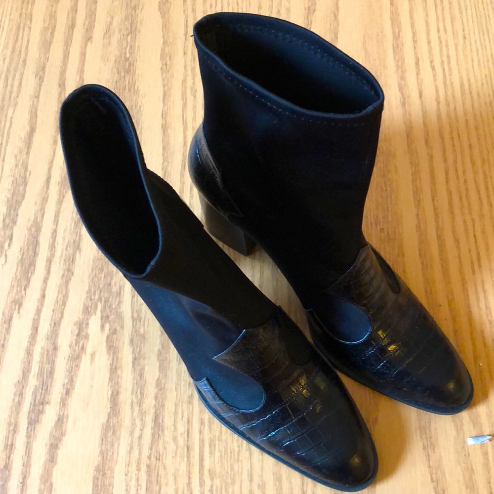 Intentionally Blank Auntie 2 Western Boots: Fits like an 11